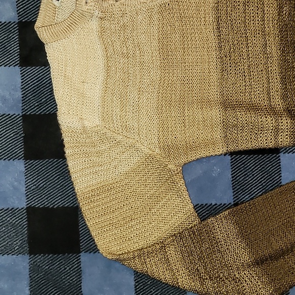 Vintage. Country Suburban. Light-knit. Soft feel. 3- button pullover. W M. - Picture 4 of 14